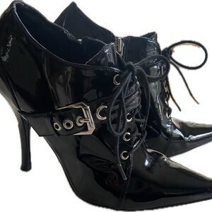 Guess stiletto boot/shoes